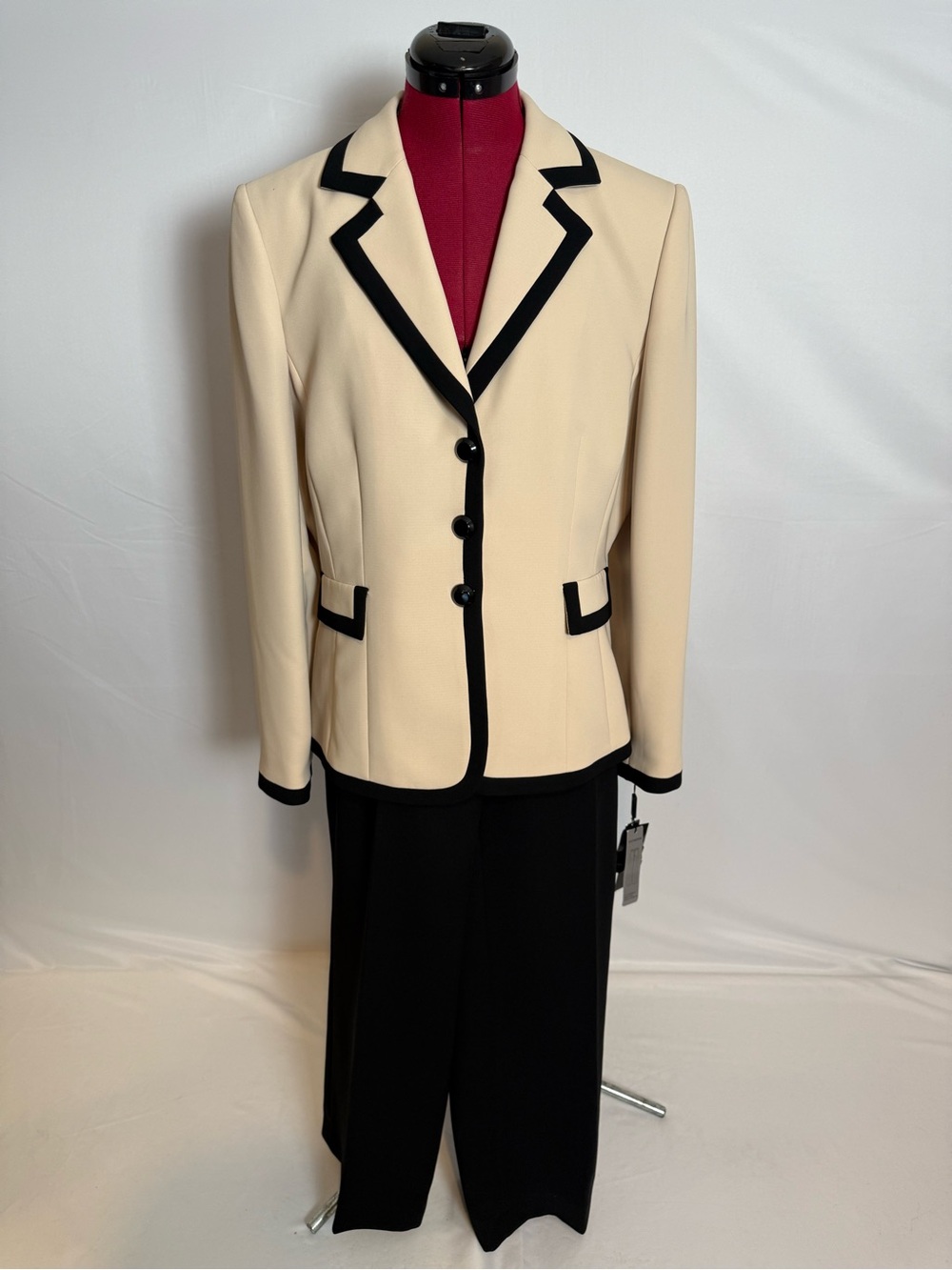 NWT Tahari ASL Pantsuit Women's Size 12 Cream & Black 2-Piece Set Blazer & Pants